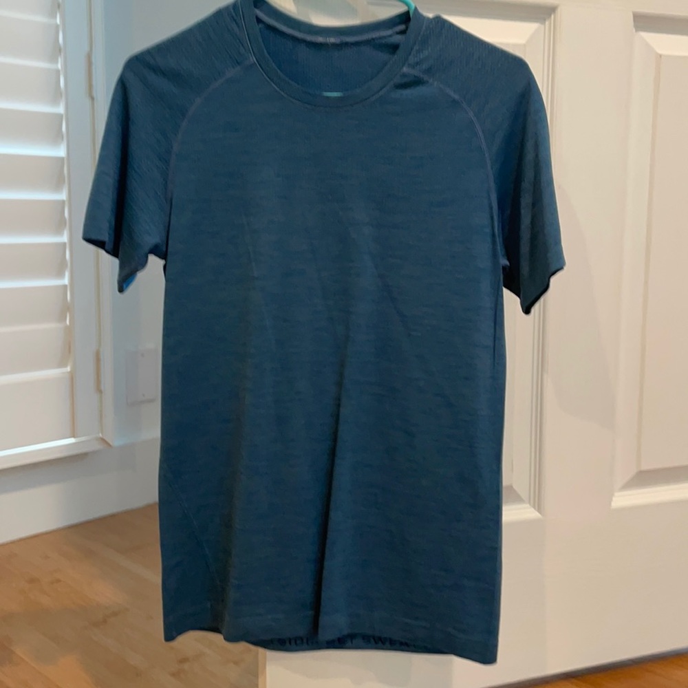 Men’s Lululemon Shirt Xsmall